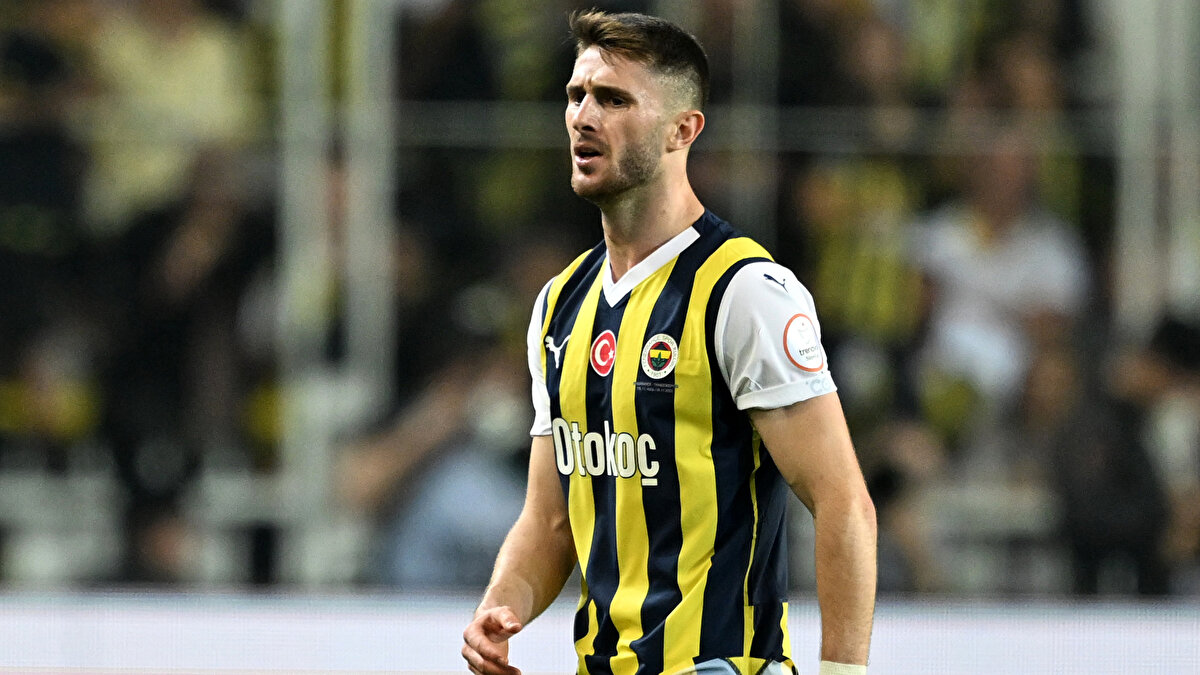 SEZON SONUNA KADAR TAKIMDA KALACAK<br><br>Tedesco’nun da görüşlerini alan Fenerbahçe yönetimi, İsmail Yüksek için ara dönemde gelecek olan teklifleri değerlendirmeyecek.<br>