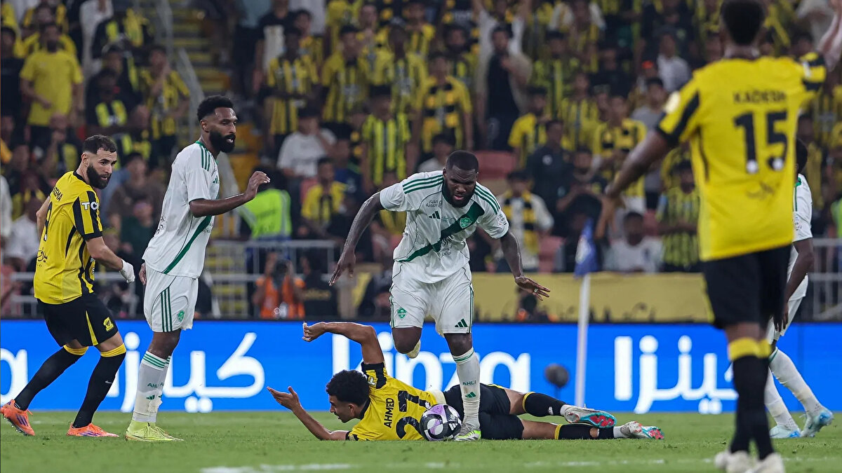 Suudi Arabistan Pro Ligi'nde heyecan devam ediyor. 8. hafta maçında Al İttihad evinde Al Ahli'yi konuk etti. 