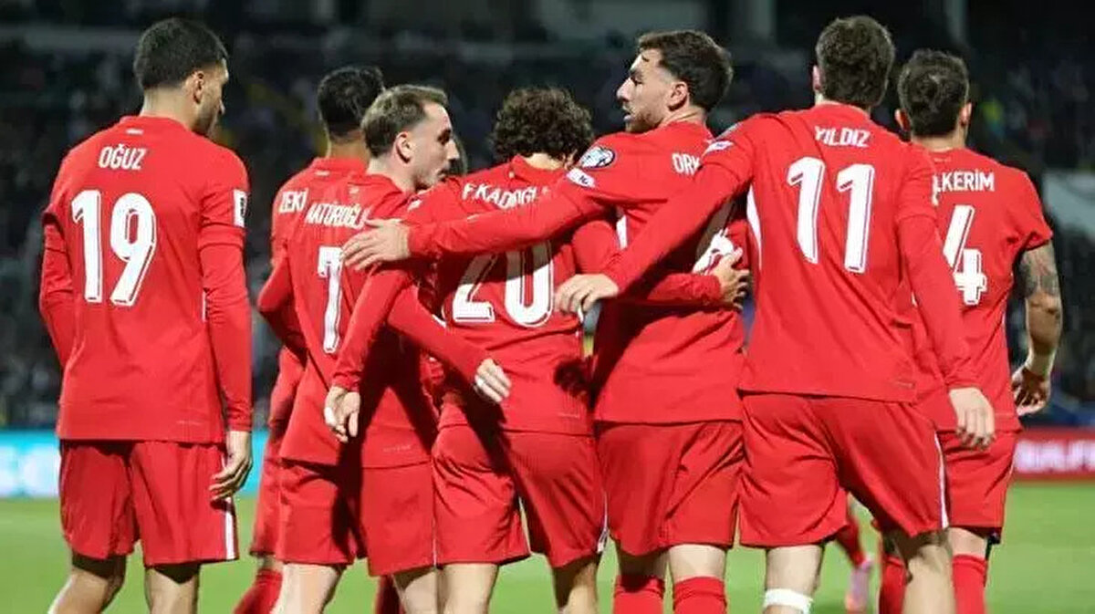 TÜRKİYE-BULGARİSTAN MAÇI NE ZAMAN, SAAT KAÇTA?<br>2026 FIFA Dünya Kupası Avrupa Elemeleri E grubu kapsamındaki Türkiye-Bulgaristan maçı, 15 Kasım Cumartesi günü saat 20:00'de başlayacak.<br><br>Mücadele, Bursa Atatürk Spor Kompleksi Matlı Stadyumu'nda oynanacak.