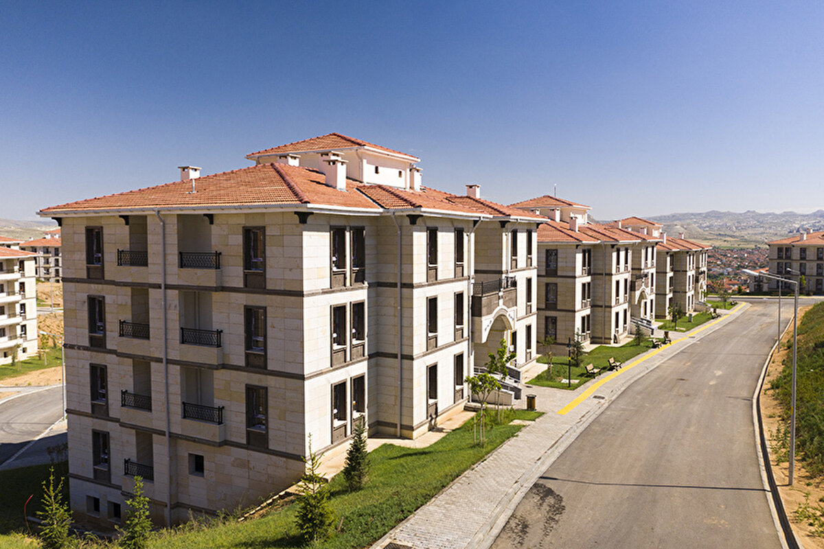 Bitlis'te 2 bin 363, Bolu'da 1950, Burdur'da 2 bin 208, Bursa'da 17 bin 225, Çanakkale'de 3 bin 376, Çankırı'da 1753, Çorum'da 2 bin 867, Denizli'de 6 bin 190, Diyarbakır'da 12 bin 165, Düzce'de 2 bin 470,