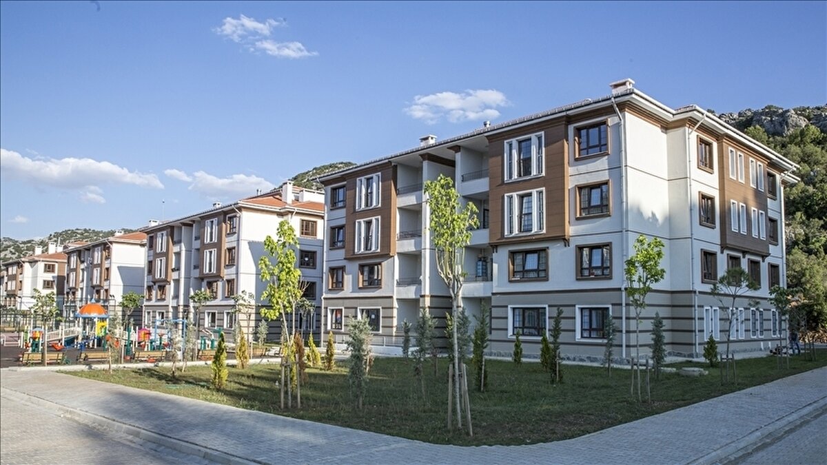 Mersin'de 8 bin 190, Muğla'da 6 bin 197, Muş'ta 2 bin 142, Nevşehir'de 2 bin 68, Niğde'de 2 bin 604, Ordu'da 3 bin 334, Osmaniye'de 2 bin 990, 