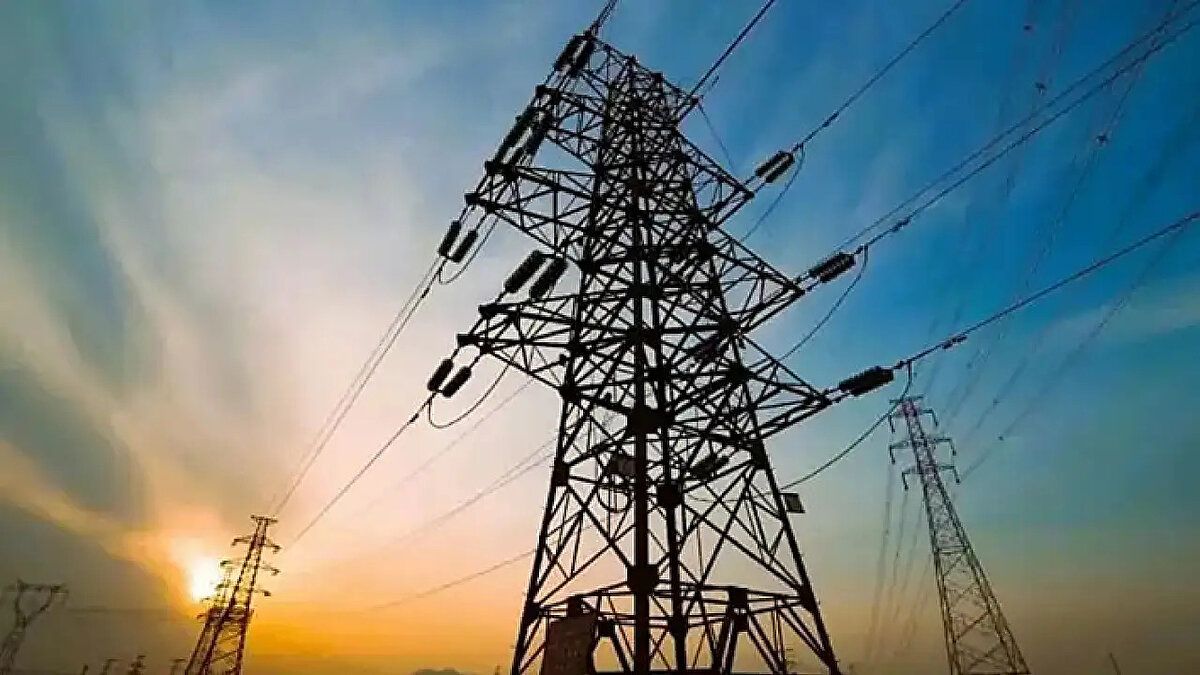 İstanbul’da elektrikler ne zaman gelecek?<br><br>11 Kasım Salı günü İstanbul’un birçok ilçesinde yapılacak bakım çalışmaları nedeniyle belirli saatlerde elektrik kesintileri yaşanacak. Vatandaşların, mağduriyet yaşamamak adına kesinti öncesinde hazırlıklı olmaları, özellikle elektronik cihazlarını güvenli konuma almaları öneriliyor.<br><br>👉 Güncel kesinti bilgileri için:<br><br>AYEDAŞ: https://www.ayedas.com.tr/<br><br>BEDAŞ: https://www.bedas.com.tr/