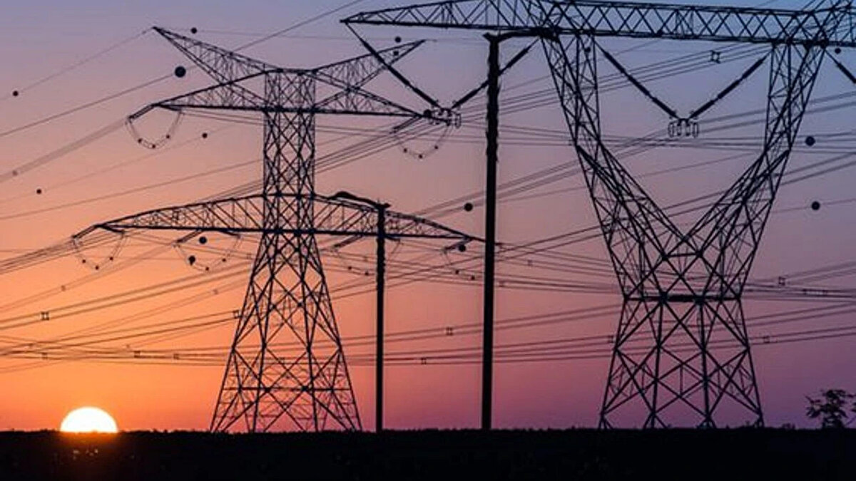 Elektrik kesintisi sorgulama ekranı ve SMS bilgilendirme<br><br>Vatandaşlar, kesinti yaşanacak bölgeleri AYEDAŞ ve BEDAŞ resmi internet siteleri üzerinden “Planlı Kesinti Sorgulama” ekranından kontrol edebiliyor. Ayrıca, BEDAŞ’ın SMS bilgilendirme hizmetine kayıt yaptıran kullanıcılar, yaşadıkları bölgede olası kesintilerden önce cep telefonlarına bilgilendirme mesajı alabiliyor.