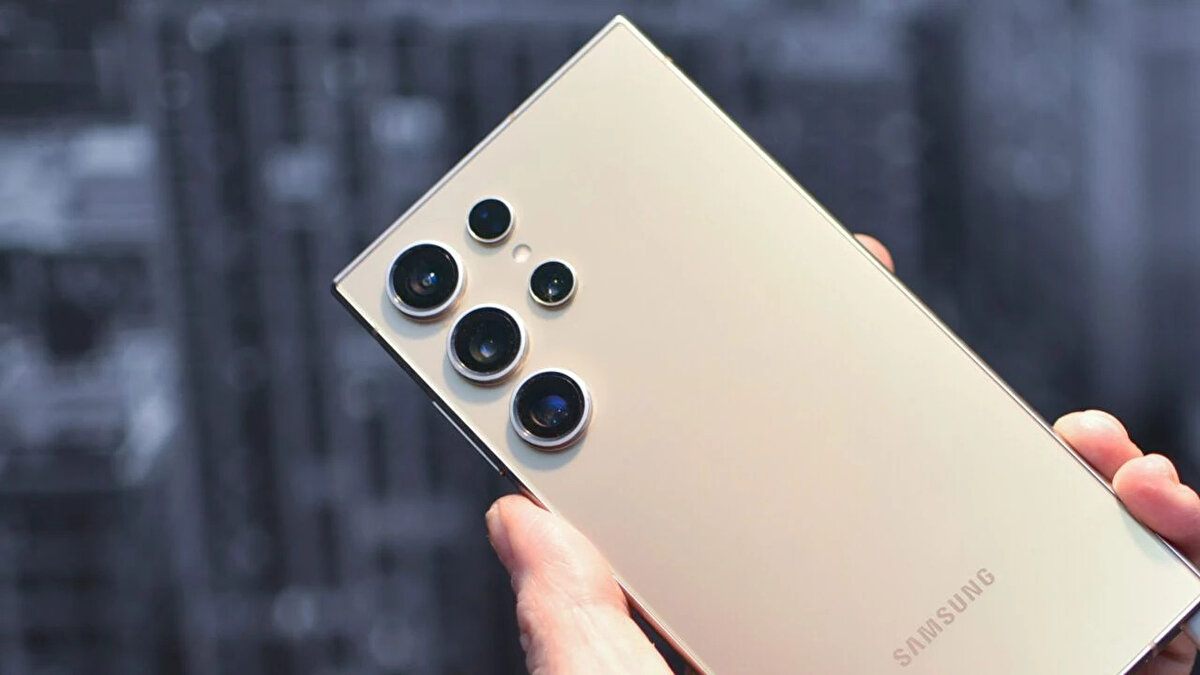 3- Samsung Galaxy S25 Ultra