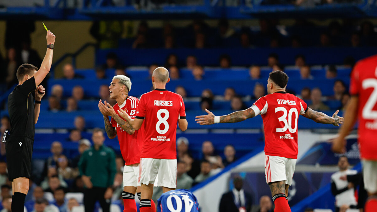 Ligde namağlup olmasına rağmen 25 puan toplayan Benfica, lider Porto'nun 6 puan gerisinde 3. sırada yer alıyor. 