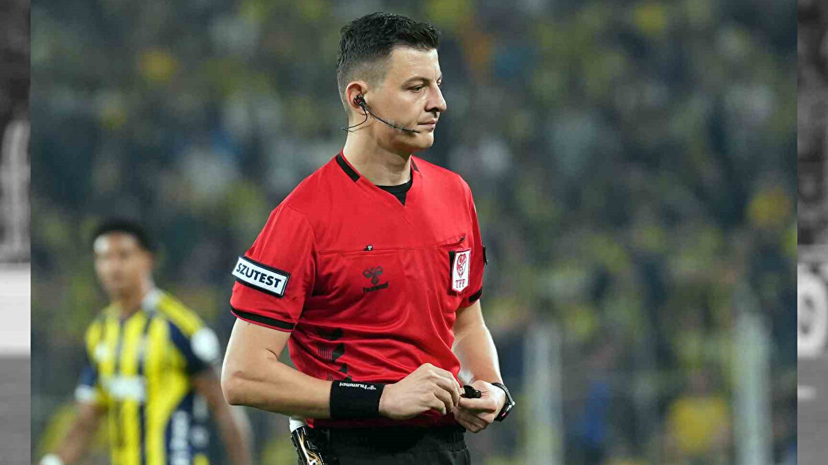 Bahattin Duran: 'Sarı mı, kırmızı mı diye konuşuyoruz ama burada bir faul düdüğü yok. Çok net bir şekilde hakemin faul vermesi gerekirdi. Faulden sonra ben de sarı karta daha yakınım. Asensio'nun topa odaklandığını görüyorum evet riskli bir şekilde yükseliyor ama ayağını çok çok yukarı kaldırmamış ben de sarı kartı kabul ederdim.<br>Kırmızı gösterse hakeme itiraz etmezdim, o şekilde değerlendirmiş derdim. Benim açımdan faul ve sarı kart en doğru karar olurdu. En önemli hata hakemin bunu fark etmemesi ve faul düdüğü çalmaması.'<br><br>