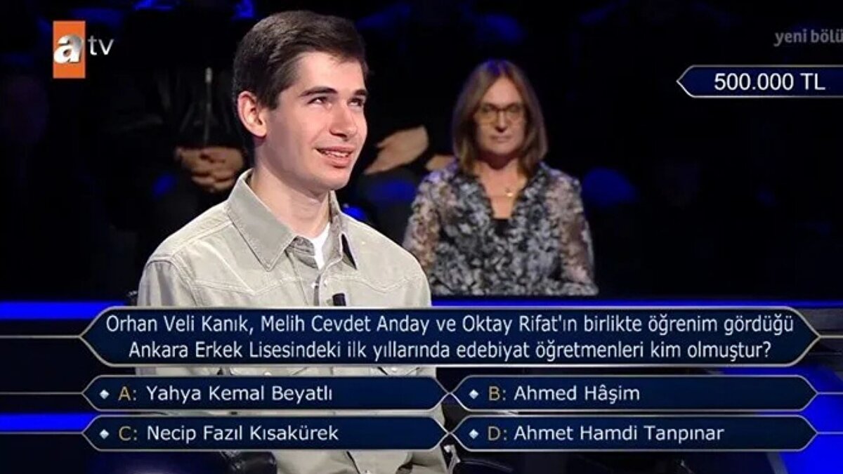 İkinci barajı da başarıyla geçen Kerem Aktan, 500 bin TL değerindeki soruya ulaşmayı başardı. Karşısına ise “Orhan Veli Kanık, Melih Cevdet Anday ve Oktay Rifat'ın birlikte eğitim gördüğü Ankara Erkek Lisesindeki ilk yıllarında edebiyat öğretmenleri kim olmuştur?” sorusu çıktı.