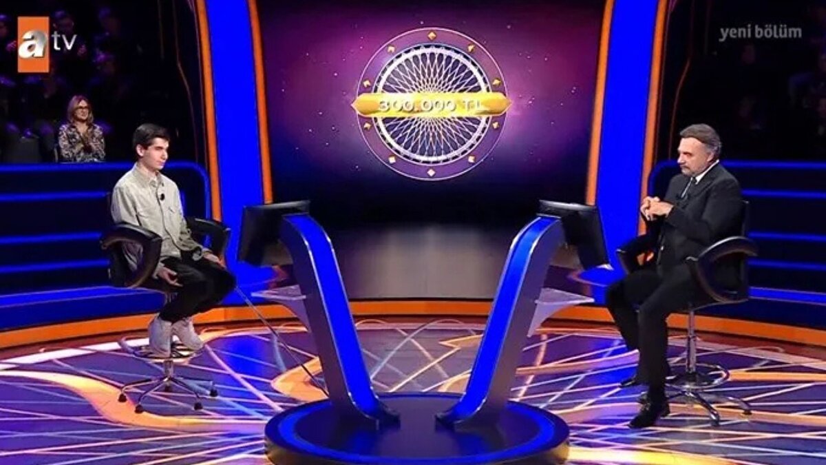 Henüz 19 yaşında olan Kerem Aktan, yarışmaya azmi ve bilgi birikimiyle damga vurdu. İlk baraj sorularını zorlanmadan geçen genç yarışmacı, kendinden emin tavırlarıyla hem stüdyodakilerin hem de ekran başındaki izleyicilerin beğenisini kazandı.