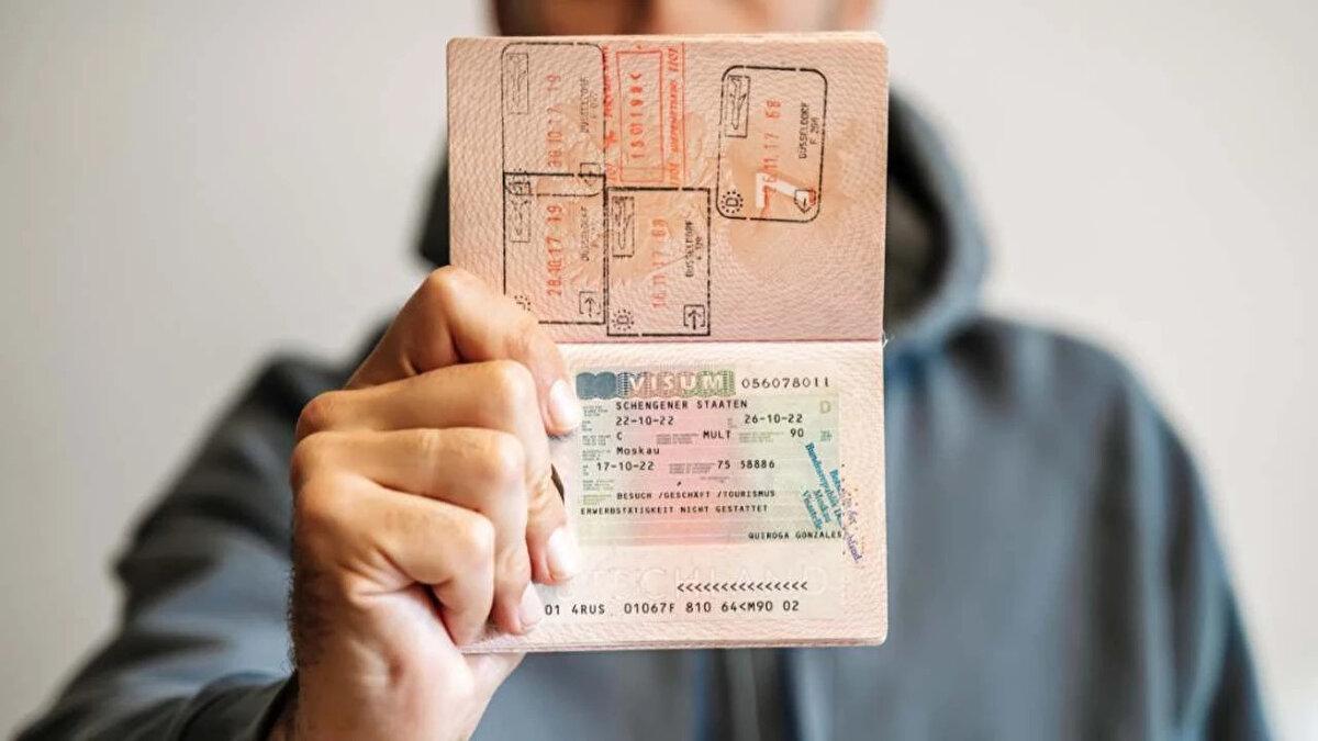 13. Ülke: Almanya Konsolosluk: İSTANBUL Başvuru: 119595 Ret Sayısı: 22084 Ret Oranı: %18,5<br><br>14. Ülke: Avusturya Konsolosluk: İSTANBUL Başvuru: 23171 Ret Sayısı: 4778 Ret Oranı: %20,6<br><br>15. Ülke: Çekya Konsolosluk: İSTANBUL Başvuru: 14451 Ret Sayısı: 3187 Ret Oranı: %22,1<br><br>16. Ülke: Malta Konsolosluk: İSTANBUL Başvuru: 6403 Ret Sayısı: 1751 Ret Oranı: %27,9<br><br>17. Ülke: Hırvatistan Konsolosluk: İSTANBUL Başvuru: 3849 Ret Sayısı: 1141 Ret Oranı: %30,1<br><br>18. Ülke: İsveç Konsolosluk: İSTANBUL Başvuru: 18160 Ret Sayısı: 5422 Ret Oranı: %30,5