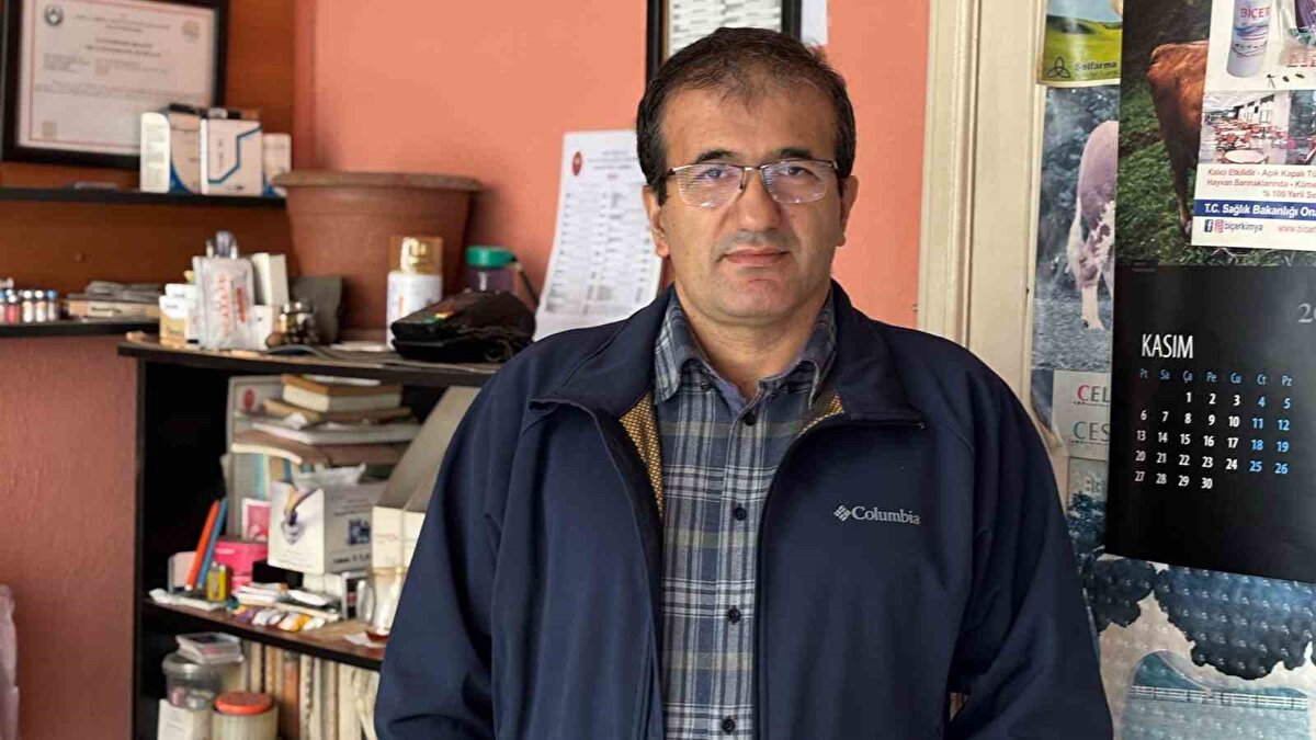 Edinilen bilgiye göre, Z.A. isimli kadın, boğaz ağrısı, mide bulantısı ve baş dönmesi şikayetiyle İzzet Baysal Eğitim ve Araştırma Hastanesi’ne başvurdu. Hastadan alınan örnekler İstanbul Üniversitesi Cerrahpaşa Tıp Fakültesi Beyin ve Nörodejeneratif Hastalıklar Araştırma Laboratuvarı’na gönderildi. Burada yapılan testlerde Z.A.’nın beyin dokusunda ’deli dana’ hastalığı tespit edildi. Z.A.’nın İzzet Baysal Devlet Hastanesi Palyatif ünitesinde izole alanda tedavisi devam ediyor.<br>