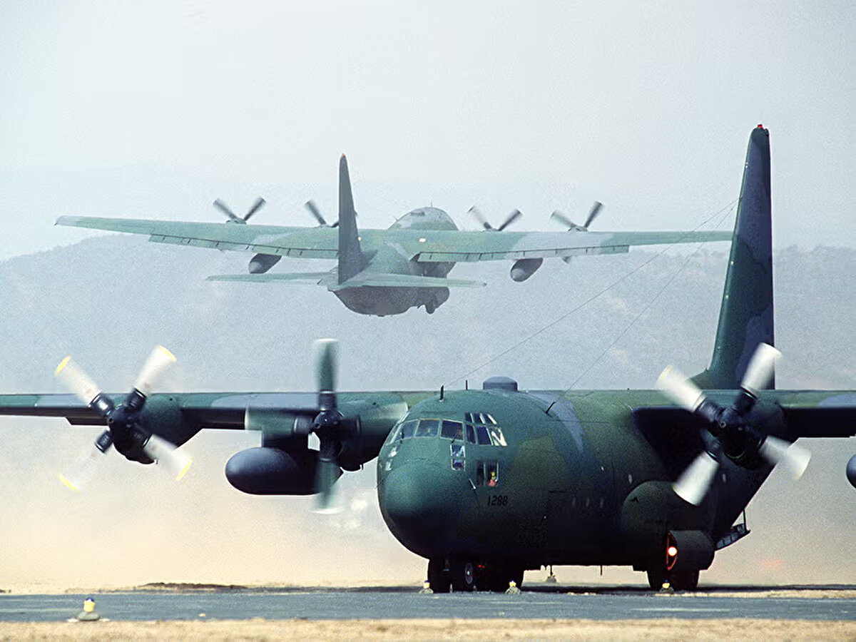 Bu gelişme üzerine düşen uçağın modeli olan Lockheed C‑130 Hercules’in hem askerî hem de lojistik görevlerde sahip olduğu teknik ve operasyonel özellikler yeniden gündeme geldi.