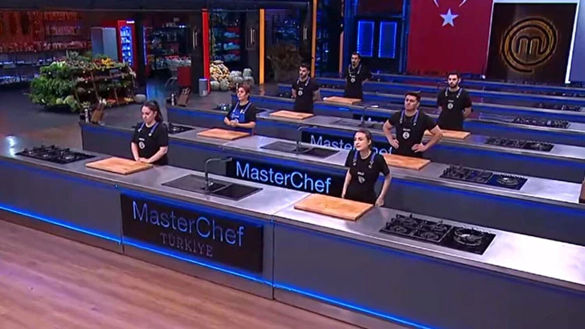 Böylece, 10 Kasım Pazartesi akşamı MasterChef Türkiye'de potaya giren ilk isimler Ayla ve Onur olarak belirlendi.