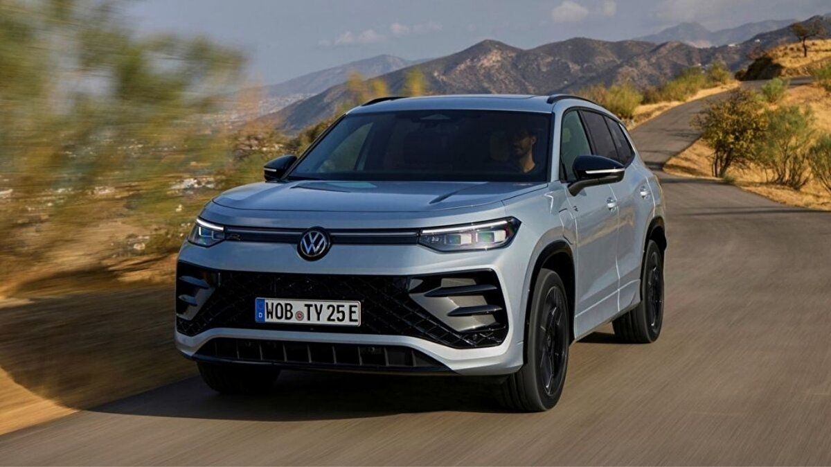 <br><br>3-Volkswagen T-Roc (+%9);<br>