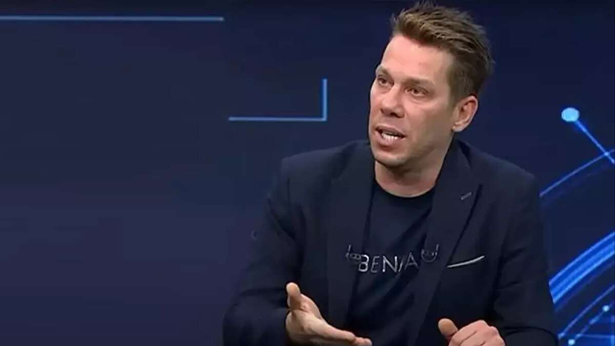 "Futbolun ruhu kayboluyor"<br>Türk hakemliğinde yaşanan genel sorunlara da değinen Aydınus, asıl problemin teknik veya tecrübe eksikliğinden değil, güven eksikliğinden kaynaklandığını vurguladı. Aydınus, "Biz yabancı hakem ithal etmedik, güven ithal etmeye çalıştık. Asıl mesele, hakemlere duyulan güvensizliktir" dedi.