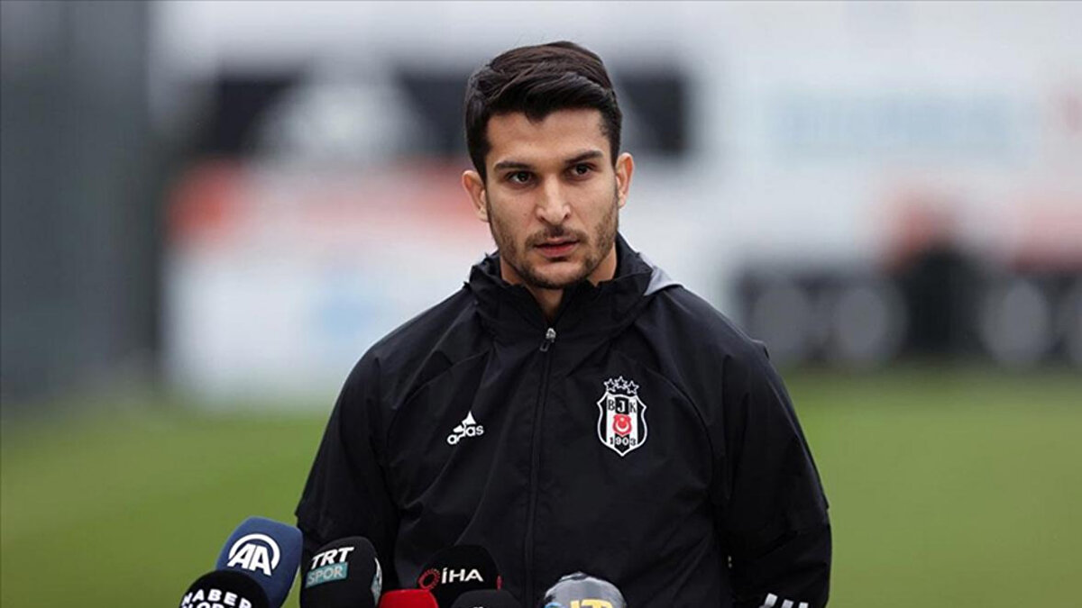 Türkiye Futbol Federasyonu Hukuk Müşavirliğinin, bahis soruşturması kapsamında tedbirli olarak PFDK'ya sevk edilen Beşiktaşlı Necip Uysal suç duyurusunda bulunmak üzere Çağlayan Adliyesi'ne geldi.