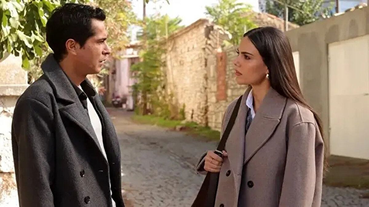 Cennetin Çocukları dizisinde İskender ve Gönül için yolların sonu göründü. Artık olanlara dayanamayan Gönül, İskender'in karşısına geçti ve onunla yüzleşti. İkilinin bu zorlu konuşmada neler söylediği ve hangi sırların ortaya çıktığı 9. bölüme damga vurdu.