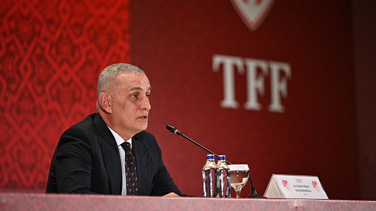 'İŞ ARTIK ŞİKE İDDİASINA ULAŞTI'<br><br>Murat Özbostan: Eyüpspor Başkanı Murat Özkaya ile birlikte 8 kişinin maç sonuçlarını etkileme gerekçesiyle tutuklanması da dikkat çekici ve üzücü bir durumdur. Bahis değil iş artık şikeye ulaşmıştır. [SABAH]