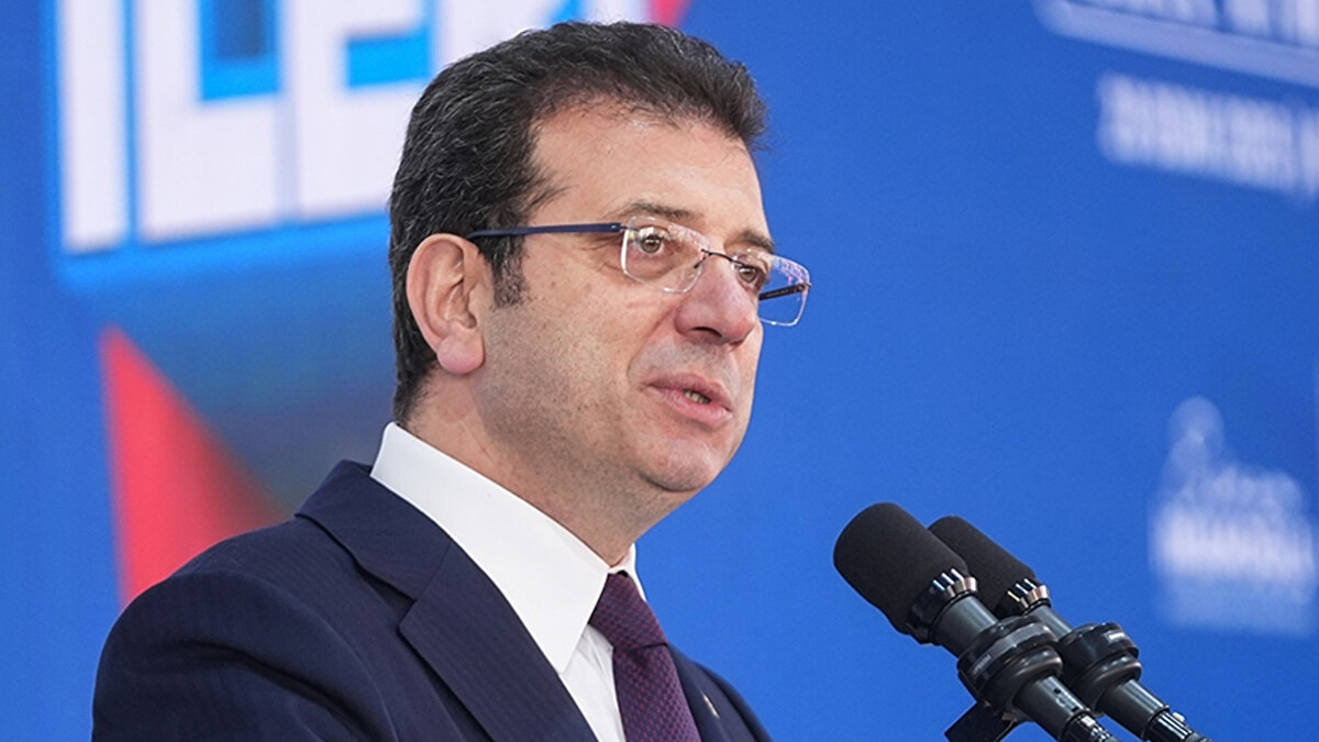 İBB İDDİANAMESİ YAYINLANDI MI, AÇIKLANDI MI?<br>Savcılık tarafından yapılan açıklamada iddianamenin tamamlandığı ve bugün mahkemeye sunulacağı açıklandı.<br><br>Öte yandan önceki günlerde bazı iddialar, iddianamenin henüz tamamlanmadığı yönündeydi ve savcılık bu yöndeki iddiaları yalanlamıştı. Son açıklamayla birlikte iddianamenin hazırlık sürecinin tamamlandığı bilgisi resmiyet kazanmış oldu.