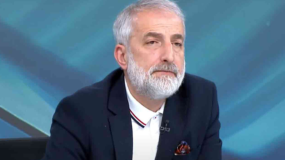 TAHİR KUM ÖNCE AÇIKLADI SONRA YALANLADI<br><br>Türkiye Gazetesi spor yazarı Tahir Kum, Fenerbahçeli oyuncular için dikkat çeken bir tweet atarak “Bahis oynayanlar arasında iki Fenerbahçeli oyuncunun da ismi geçiyor.” İddiasını ortaya attı. 