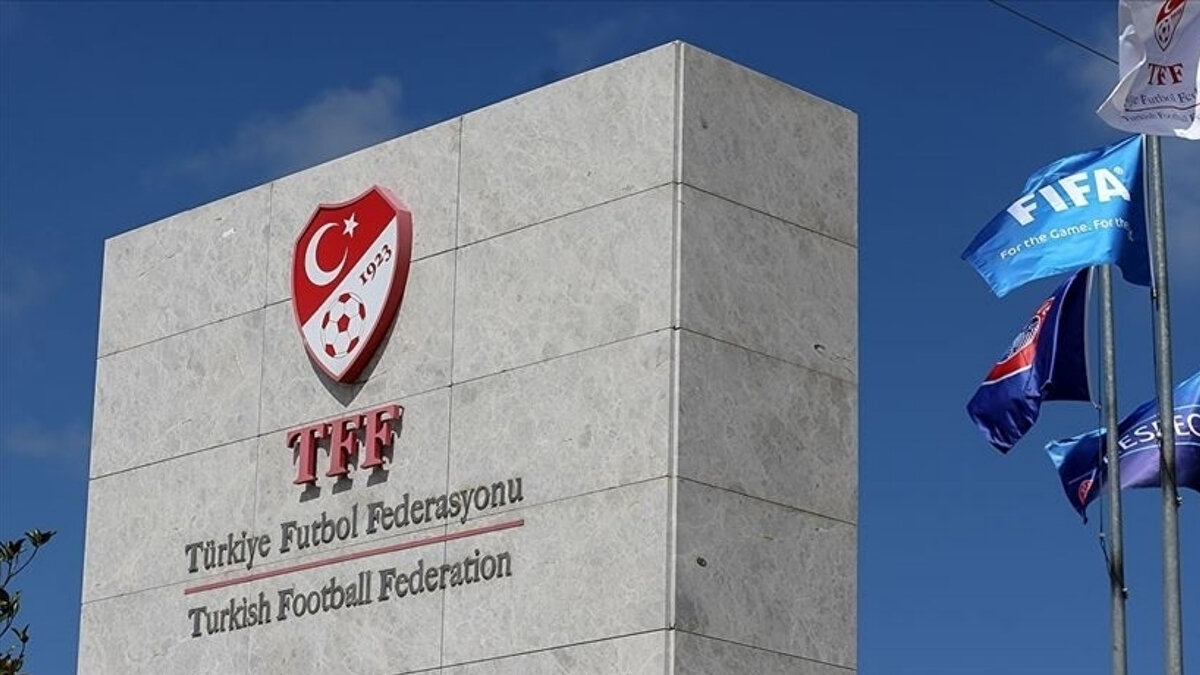 Alt liglerdeki futbolcu sayısının fazla olması nedeniyle 2 ve 3. liglerde  mücadeleler 2 hafta ertelendi