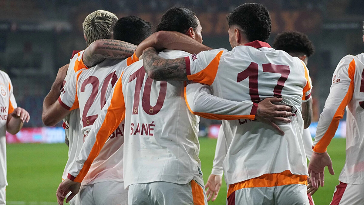 Köşe yazısında milli takımı değerlendiren ve Sane'ye ayrı bir parantez açan efsane şu sözleri söyledi: