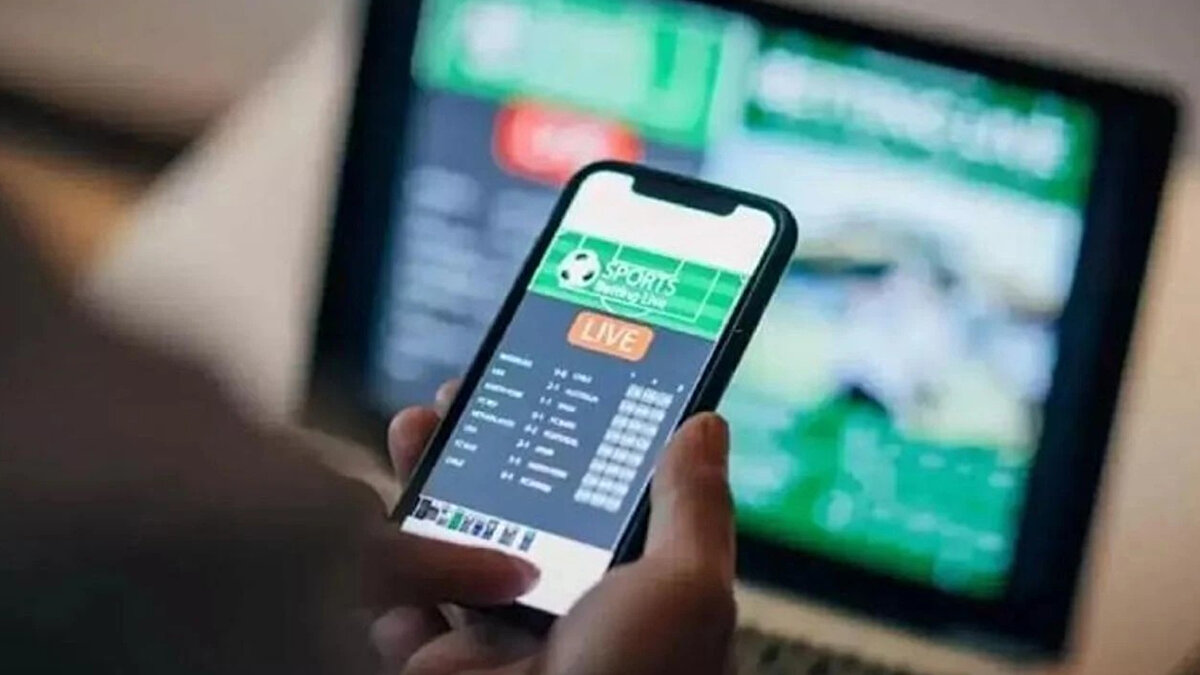 MADDE 56 NE DİYOR<br><br>(a) Yukarıda belirtilen ihlalleri gerçekleştiren kişilere sürekli hak mahrumiyeti cezası verilir.<br>(b) Yukarıda belirtilen ihlallerin kulüp yöneticileri tarafından gerçekleştirilmiş olması durumunda ilgili kulüplere bir alt lige düşürme cezası verilir.<br>(c) İhlalde sorumluluğu bulunan kişilere ayrıca para cezası verilebilir.