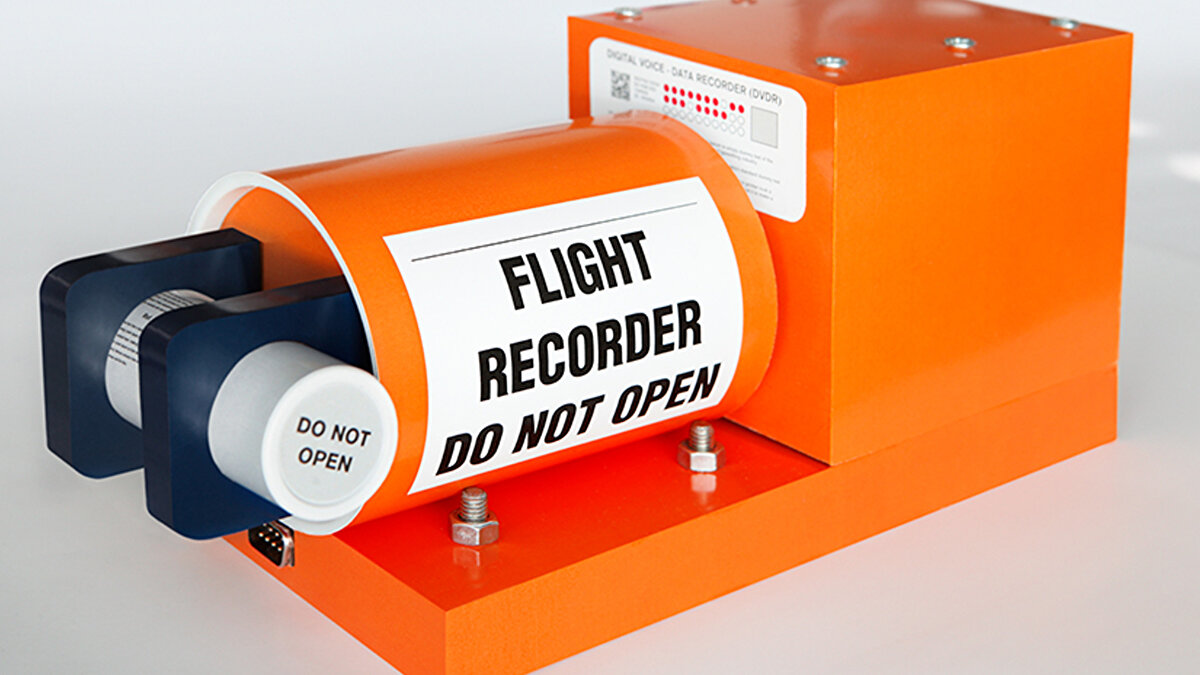 Karakutular Uçağın Neresinde Bulunur?<br><br>Karakutular genellikle kaza sırasında uçağın en az darbe alan bölümü olan kuyruk kısmında bulunur.<br><br>Karakutular Hangi Malzemelerden Üretilir?<br><br>Karakutular alüminyum ve paslanmaz çelikten üretilir. Aynı zamanda üretimlerinde farklı yalıtım malzemeleri de kullanılır.