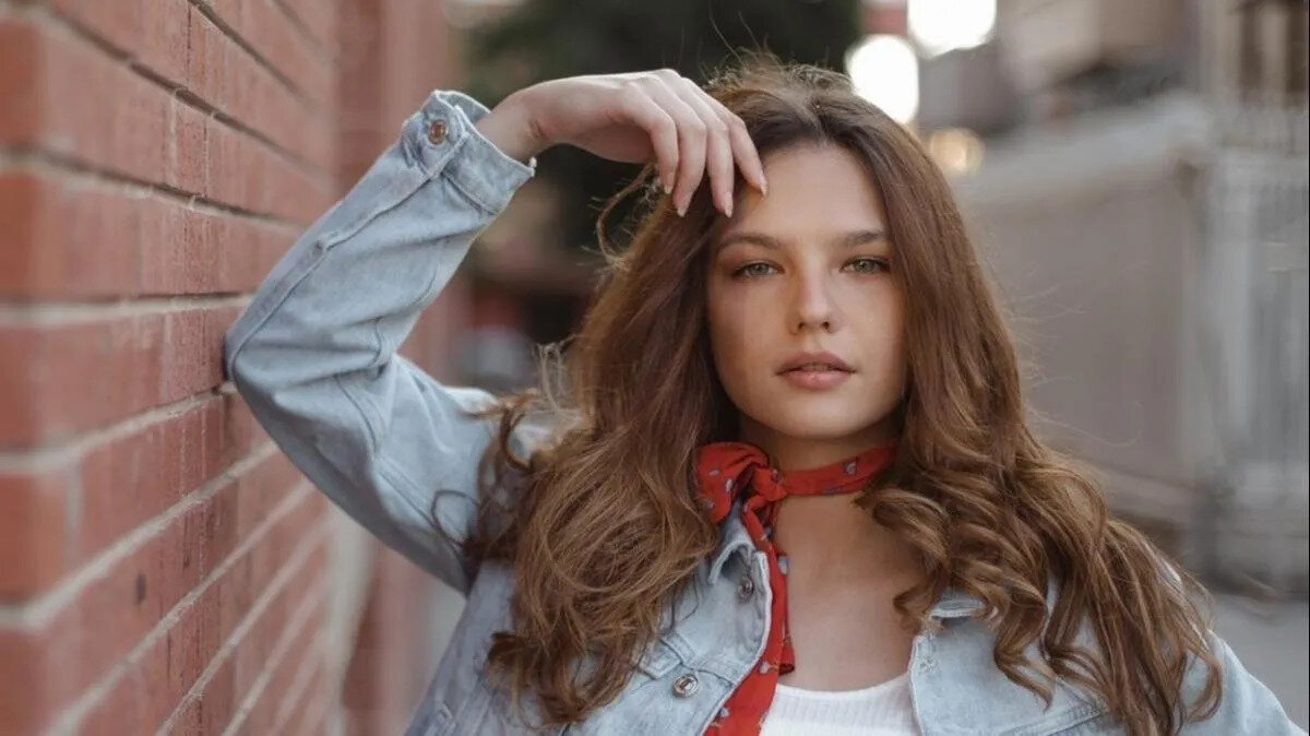 Eser Yenenler'in eşi Berfu Yenenler'in sunuculuğunu üstlendiği 'Talk Show Perileri' programına konuk olan Nilsu Berfin Aktaş, "Şu ana kadar bir restoranda ödediğin en yüksek hesap neydi?" sorusuna verdiği yanıtla gündem oldu.