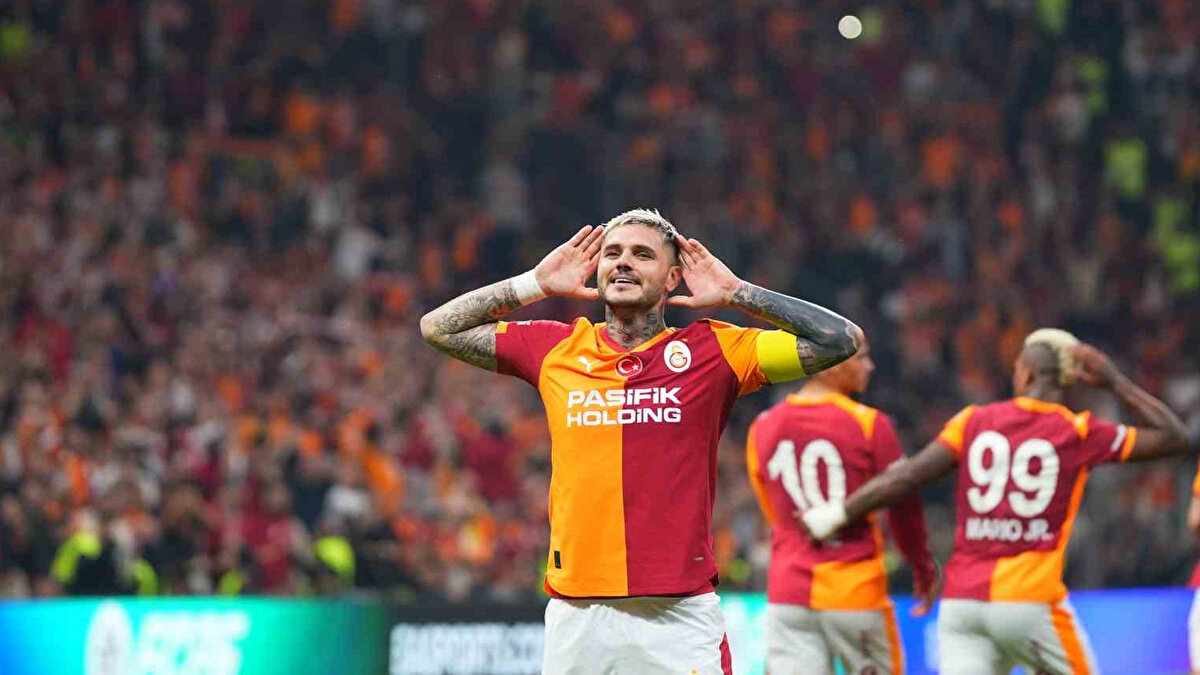 "Ş. LİGİ'NDE YARIM SAATLİK BİLE OYNAYACAK DURUMDA DEĞİL"<br><br>Emre Özcan: "Icardi şu anda Şampiyonlar Ligi'nde yarım saatlik performans verebilecek durumda bile değil. Şu anda rekabetçi futboldan bence uzak olması gereken bir oyuncu. Toparlayamamıştır, kendine iyi bakmamıştır çünkü artık 11 ay oldu sakatlığından sonra. Yani şu anda fiziksel formuna yaklaşmış olması lazımdı. Oynayamaz. Oynamaması gerekiyor. Yani sahaya girdi her maçta bunu gördüm. "