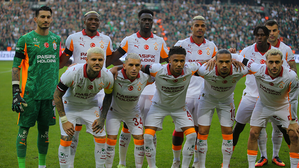 Geçtiğimiz hafta deplasmanda Kocaelispor'a 1-0 mağlup olan Galatasaray, ligde 19 maçlık yenilmezlik serisini kaybetti. 