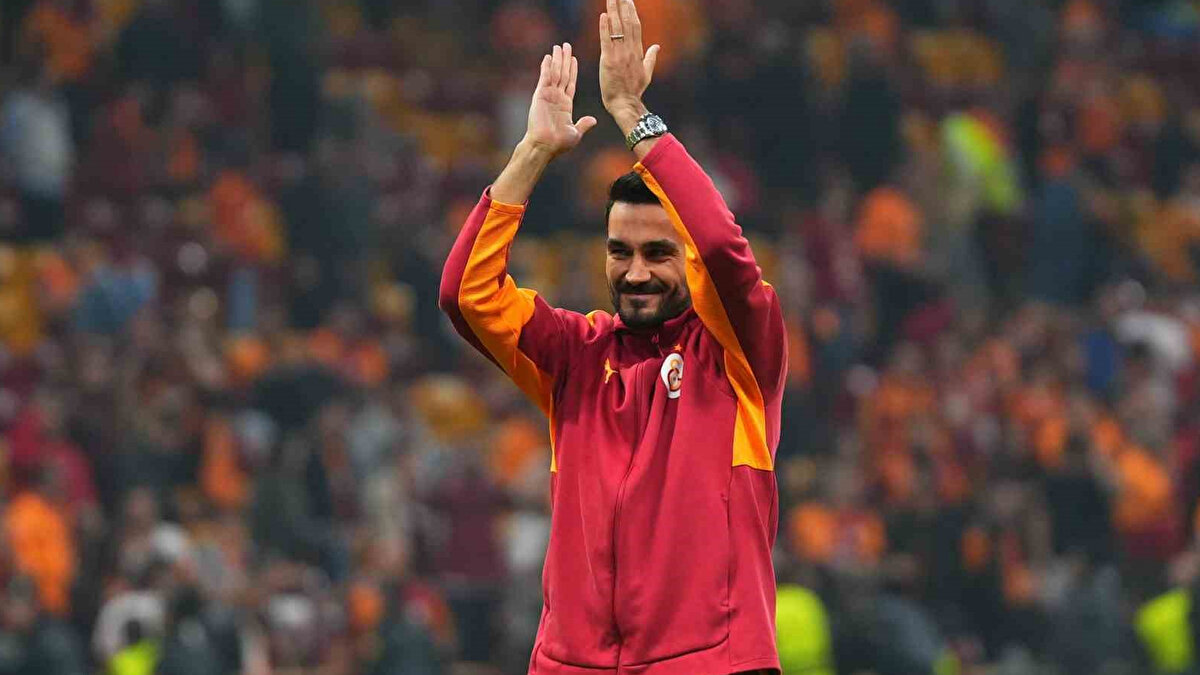 GALATASARAY'DA İLKAY GÜNDOĞAN MÜJDESİ<br><br>Şampiyonlar Ligi'nde Bodo/glimt maçı öncesinde idmanda sakatlık yaşayan ve yaklaşık 2 haftadır sahalardan uzak kalan İlkay geri dönüyor. 