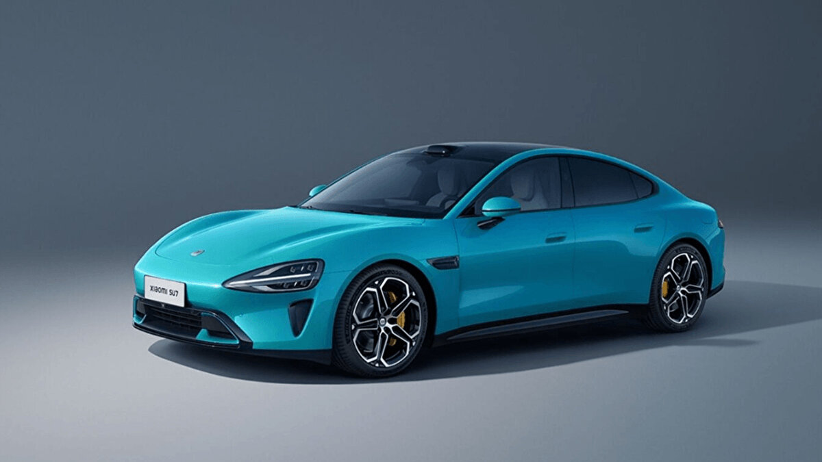 Pekin’deki Faz I tesisinde çift vardiya düzeniyle üretim temposu arttı. Bu ivme, Pro ve Max siparişlerinde bekleme süresini 30 haftalardan tek haneye çekti. Xiaomi “üretim cehennemi”ne takılmadan ölçek büyütüyor.