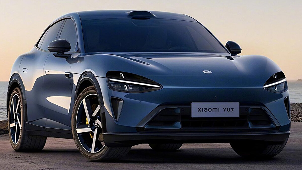 Ekim’de 48.654 toplam teslimatın 33.662’si YU7 oldu. Pay yaklaşık %70. Bu yoğun talep, YU7’de 32–38 haftalık beklemeyi açıklıyor. SU7 ailesi aynı ayda 14.992 adet teslim etti.