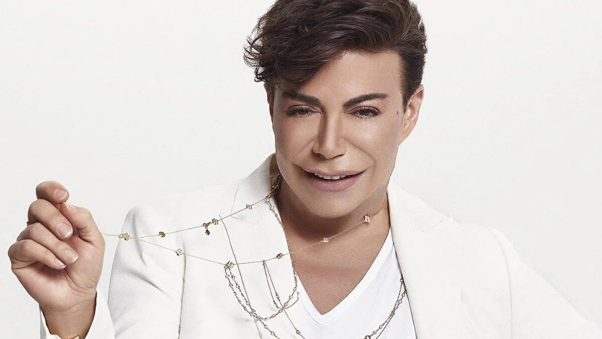 Yoğun bakımda entübe edilen ve yaşam savaşı veren Fatih Ürek'in sağlık durumunun stabil olduğu öğrenildi.