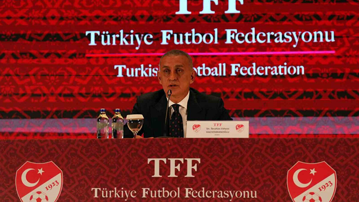 1024 PFDK'YA SEVK EDİLDİ<br><br>Son 1 hafta: Futbolcular cephesinde ise toplam 1.024 oyuncunun bahis oynadığı gerekçesiyle PFDK’ya sevk edildiği bildirildi. Bu listede Süper Lig’den 27 futbolcunun yer aldığı açıklandı. <br>Bazı kulüplerin birden çok futbolcusu bahis sürecine dahil edildi: örneğin Diyarbekir Spor 18 futbolcusuyla liste başı oldu.<br>