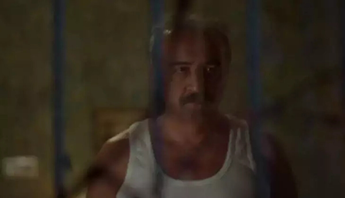 Ancak kulislerde dolaşan iddialara göre, dizinin 3. sezonunun Ocak 2026'da başlaması bekleniyor. Bu iddianın henüz resmiyet kazanmadığını belirtmekte fayda var. Yeni sezon hazırlıklarını sürdüren yapımın yayın tarihinin önümüzdeki haftalarda netleşmesi bekleniyor.