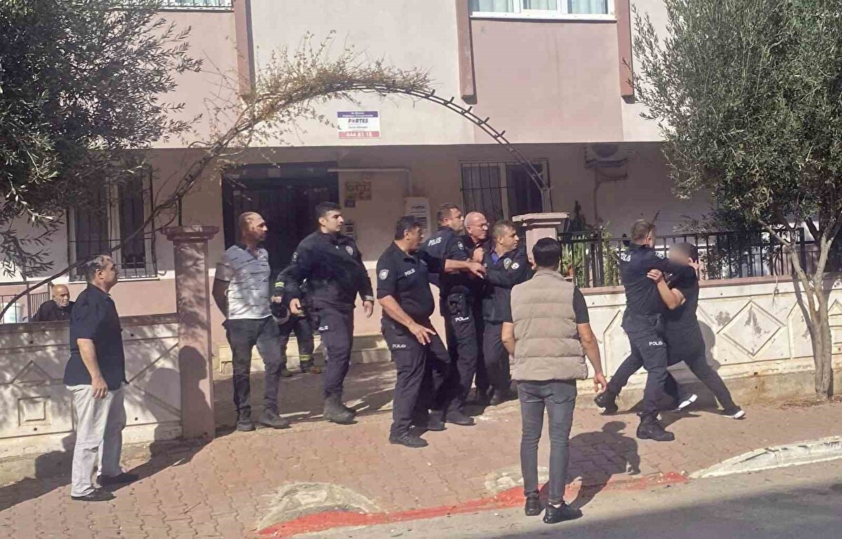 İhbar üzerine olay yerine çok sayıda polis, itfaiye ve sağlık ekibi sevk edildi. Balkon kısmındaki yangın kısa sürede kendiliğinden sönerken, evde kapıyı kilitleyen Okan A. dışarı çıkmayı reddetti. Polis ekipleri yaklaşık bir saat süren ikna çabalarının ardından apartmana girerek şahsı etkisiz hale getirdi.