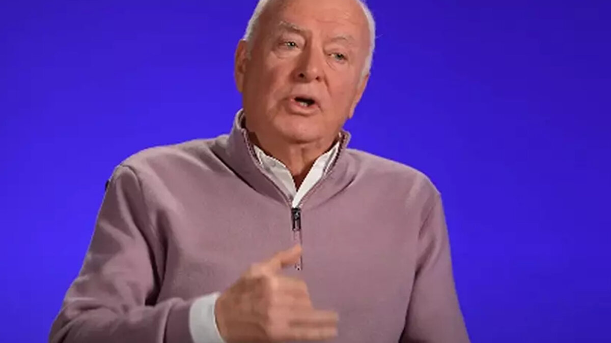 "Victor Osimhen bir kenara, Galatasaray'ın hücumdaki futbol aklı Yunus Akgün. Sadece ayaklarıyla değil, kafasıyla da oynuyor. Araya bazen çok güzel toplar atıyor. Şutları çok etkili. Galatasaray, Yunus Akgün'ü çok arayacak. Kocaelispor deplasmanında yokluğu hissedildi.