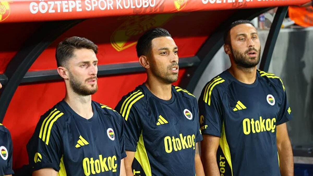 İrfan Can Kahveci, kadro dışı kalmadan önce Fenerbahçe'de bu sezon 12 maçta süre bulmuştu. 