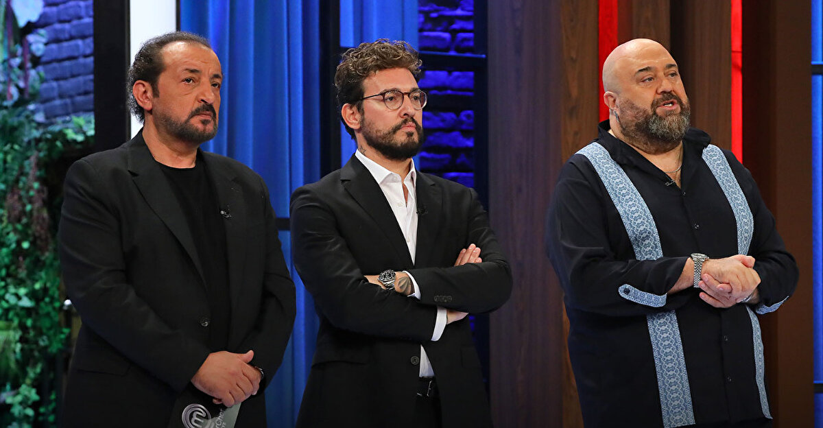 MasterChef eleme adayı kim oldu?<br><br>Haftanın ilk eleme adayları, dokunulmazlık oyunları sonrası belirlenmişti. Kıyasıya rekabetin yaşandığı bölümde Ayla, Onur, Eylül ve Hakan eleme potasına giren isimler olarak açıklanmıştı.