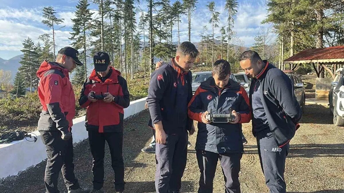 Osman bulunduğu esnada bölgenin sarp ve yoğun ormanlık olması nedeniyle ekiplere yardım ettiğini söyleyen köylülerden Hakkı Şahin ise, "Ben araziyi biliyorum diye beni aradılar, Gittim indirdim ekipleri. Çocuk yüz üstü yatıyordu. Oraya inmek çok zor. Hakikaten inmek zor nasıl indiler anlamış değilim" diye konuştu.