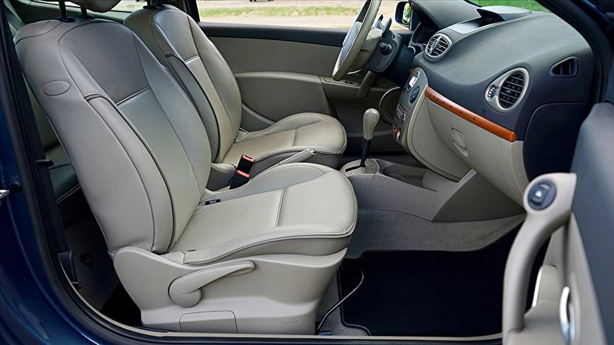 İŞTE EN UCUZ OTOMATİK VİTESLİ OTOMOBİLLER<br>Alfa Romeo Junior Elettrica Speciale 2 milyon 273 bin 468 lira<br>Mercedes A200 AMG 3 milyon 170 bin lira<br>Ford Puma Titanium SUV, 1.0L EcoBoost 125PS, 7 İleri Otomatik, Benzin/Hibrit 1 milyon 784 bin 800 lira<br>Opel Corsa 1.2 100 HP Benzin AT8 1 milyon 648 bin lira<br>Toyota Corolla 1.5 Vision Plus Multidrive S 1 milyon 750 bin lira<br>