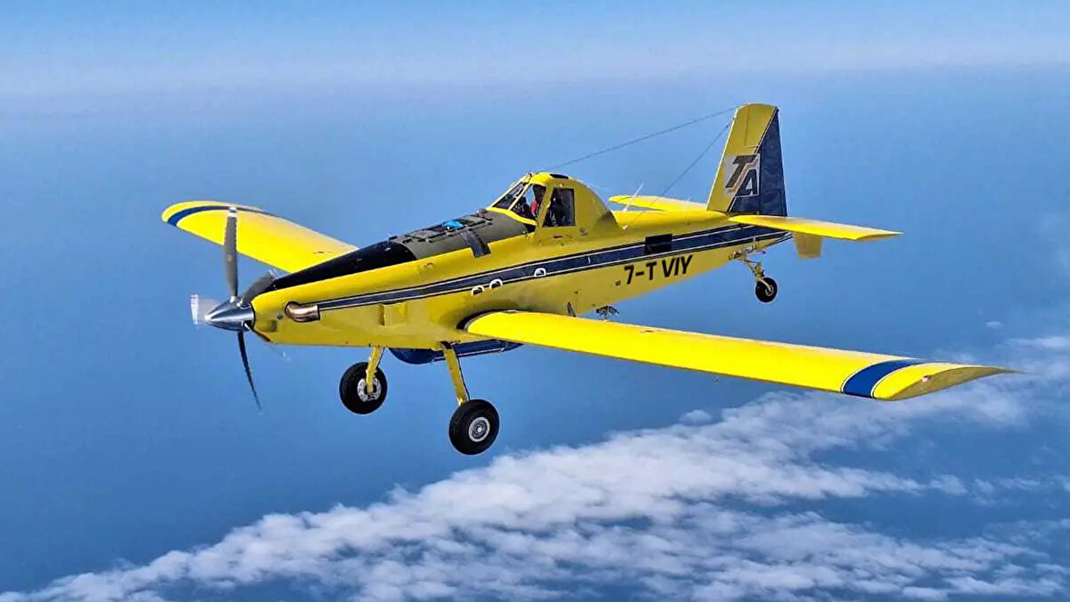 Orman Genel Müdürlüğü yangın uçağı<br><br>Boyutları 11,78 metre uzunluk, 15,85 metre kanat açıklığı ve 4,57 metre yükseklik olarak kaydedilen AT802, düşük hızda yüksek manevra kabiliyetiyle yangın söndürme operasyonları için tasarlandı.