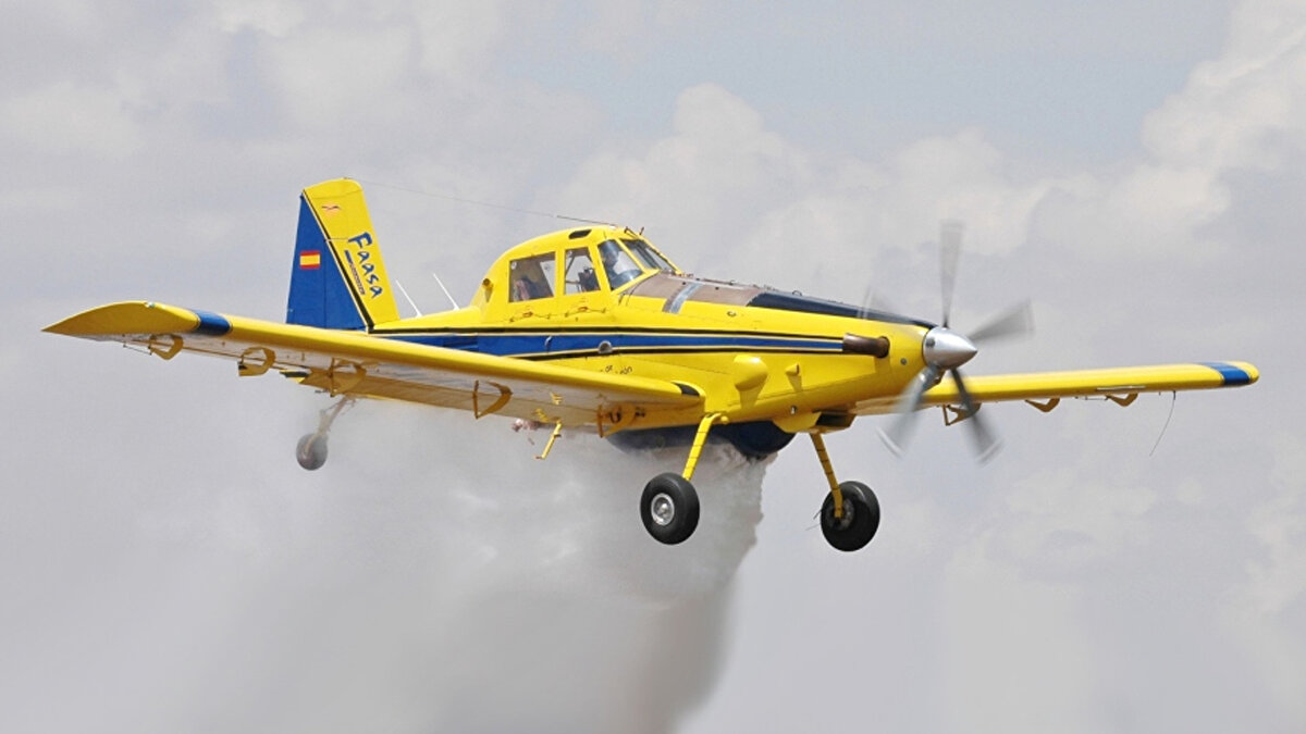 Orman Genel Müdürlüğü’nün yangın söndürme görevlerinde kullandığı AT802 uçakları, tek motorlu ve yüksek kanatlı tasarımıyla dikkat çekiyor. ABD merkezli Air Tractor tarafından üretilen AT802, hem yangın söndürme hem de tarım amaçlı kullanılabiliyor.