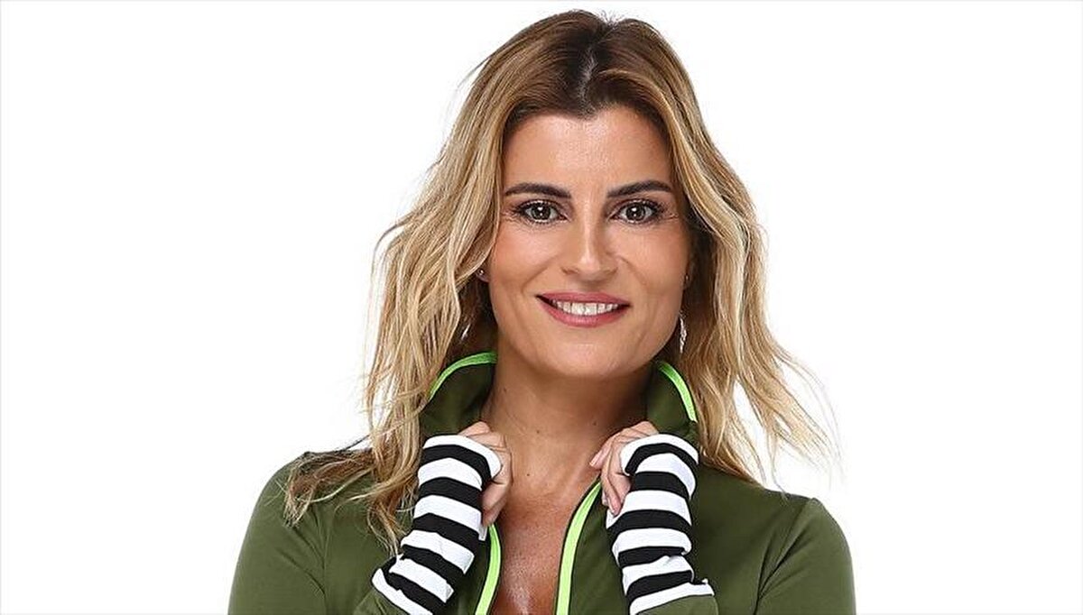 Medya kariyerinde Milliyet, Sabah, Akşam ve Takvim gazetelerinde köşe yazıları yayımlandı. CEO Life dergisi için de özel içerikler hazırladı. Kitap çalışmalarında ise kişisel gelişim, sağlıklı yaşam ve motivasyon temalarına yoğunlaştı. “Fit Hamilelik”, “60 Günde İdeal Vücut”, “Bugün Zengin Ol”, “Ece Gibi Hisset” ve “İçindeki Dişiyi Uyandır” gibi kitapları geniş bir okuyucu kitlesine ulaştı.