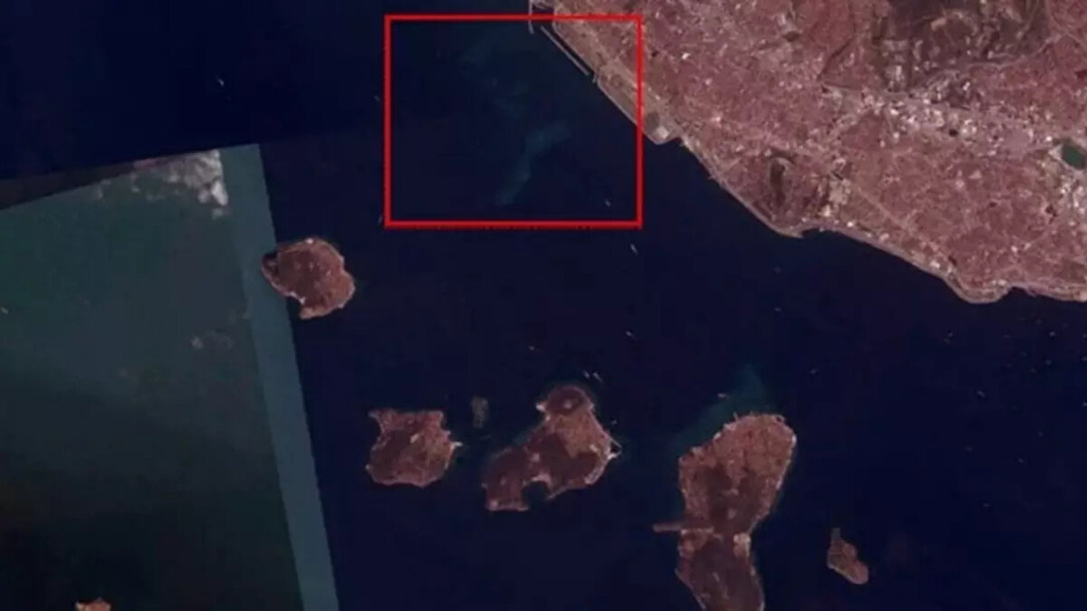 Uydu taramalarında belirginleşen ada yapısı, uzun süre önce suya gömüldüğü için halk arasında efsaneleşmişti. Bizans döneminde önemli bir manastır kompleksine ev sahipliği yaptığı bilinen Vordonisi’nin deniz altındaki formunun görünür hale gelmesi büyük ilgi çekti.