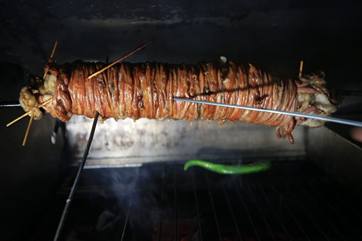 – Ellerinizi mutlaka yıkayın, mümkünse tek kullanımlık kap tercih edin