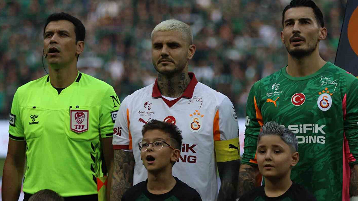 Galatasaray’ın Arjantinli yıldızı Mauro Icadi, bu sezon beklentilerin altında kalan bir performans ortaya koyuyor. <br>Icardi’yi Türkiye’ye getiren menajer George Gardi, Arjantinli yıldızın geleceği hakkında Sky Almanya’ya dikkat çeken açıklamalar yaptı. İşte Gardi’nin gündem olan Icardi sözleri… <br>