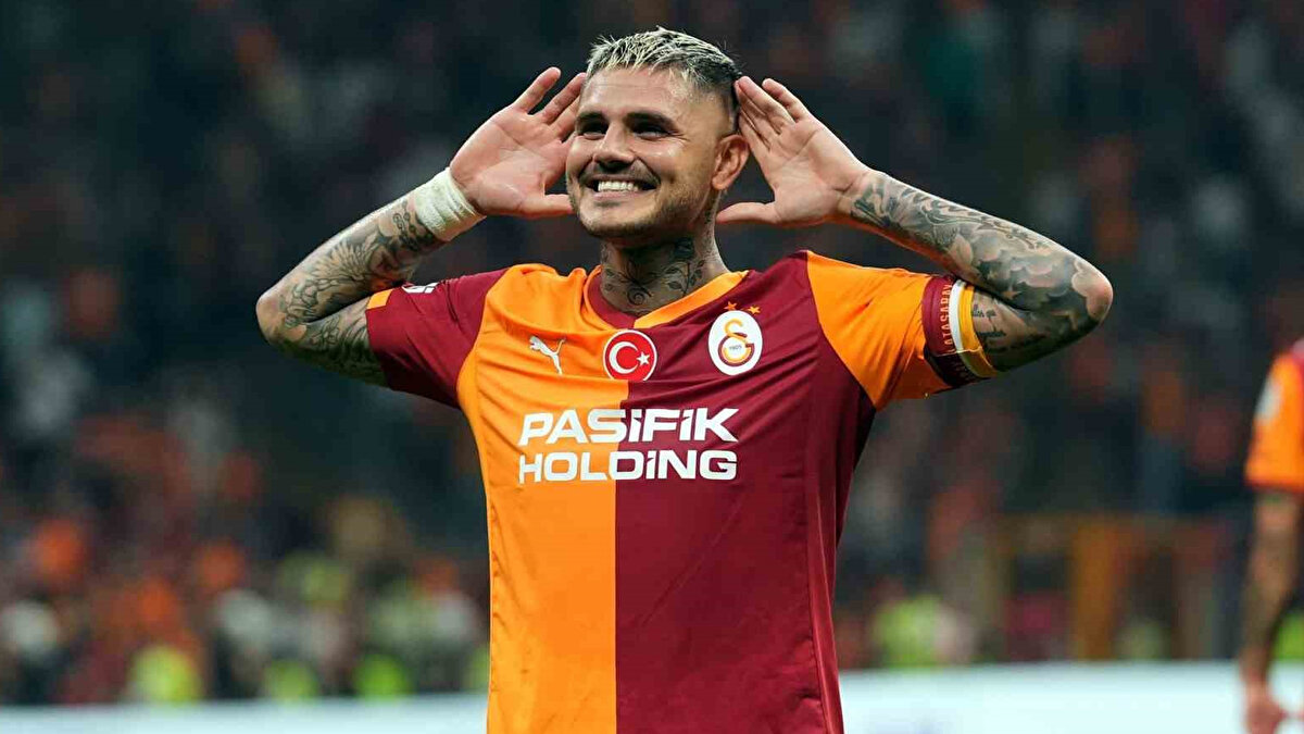 "ICARDI TRANSFERİ VİZYONER BİR TRANSFERDİ"<br><br>"Icardi transferini, vizyoner bir transfer olarak tanımlayabilirim çünkü PSG'de harika bir sezon geçirmiyordu. O bir yıldızdı ama takımda düzenli olarak ilk 11'de oynamıyordu ve kendisine inanan bir takıma ve ortama ihtiyacı vardı. Türk taraftarların ve Galatasaray taraftarlarının tutkusu ile en üst düzeyde kendini ifade edebileceği ortamı bulacağından emindim."