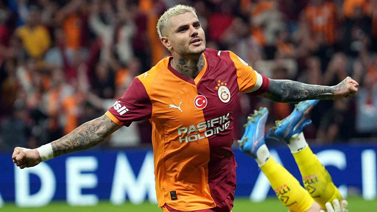 "Şu anda Icardi'nin konumunu, durumunu ve geleceğini nasıl görüyorsunuz?"<br><br>"120 MİLYON EURO'LUK TEKLİFİ GERİ ÇEVİRDİ"<br><br>George Gardi: "Icardi, çoğu taraftarın sevdiği bir oyuncu. 2023 yazında, taraftarların sevgisi nedeniyle Suudi Arabistan'dan gelen 3 yılda 120 milyon Euro netin üzerindeki teklifi reddetti ve kulüpte kalmaya karar verdi."